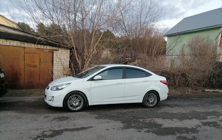 Hyundai Solaris II рестайлинг, 2012 год, 899 000 рублей, 4 фотография