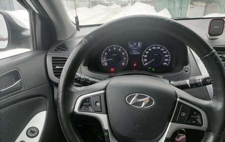 Hyundai Solaris II рестайлинг, 2012 год, 899 000 рублей, 8 фотография