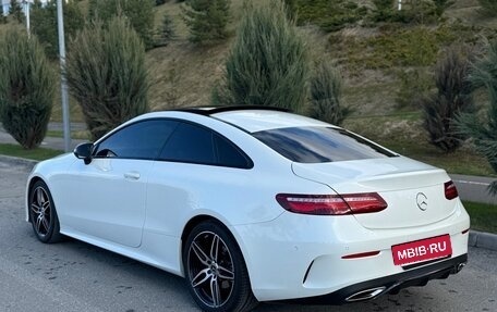 Mercedes-Benz E-Класс, 2017 год, 4 300 000 рублей, 3 фотография