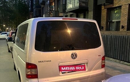 Volkswagen Multivan T5, 2004 год, 1 199 000 рублей, 3 фотография