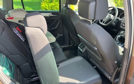 Volkswagen Tiguan II, 2019 год, 1 920 000 рублей, 11 фотография