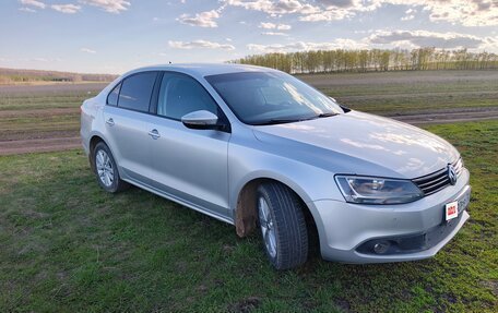 Volkswagen Jetta VI, 2013 год, 1 090 000 рублей, 3 фотография