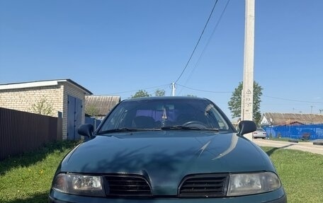 Mitsubishi Carisma I, 2000 год, 240 000 рублей, 1 фотография