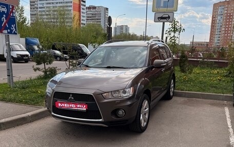 Mitsubishi Outlander III рестайлинг 3, 2010 год, 1 750 000 рублей, 1 фотография