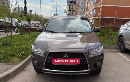 Mitsubishi Outlander III рестайлинг 3, 2010 год, 1 750 000 рублей, 2 фотография