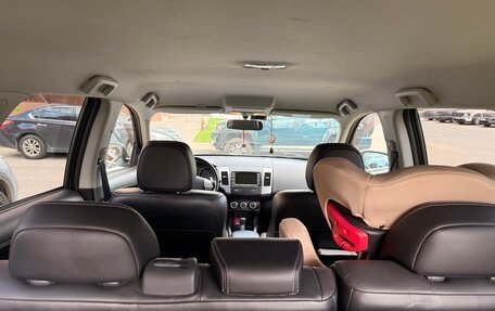 Mitsubishi Outlander III рестайлинг 3, 2010 год, 1 750 000 рублей, 8 фотография