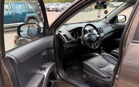 Mitsubishi Outlander III рестайлинг 3, 2010 год, 1 750 000 рублей, 10 фотография