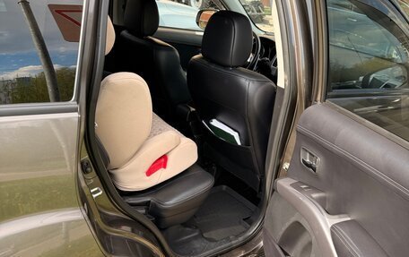 Mitsubishi Outlander III рестайлинг 3, 2010 год, 1 750 000 рублей, 14 фотография