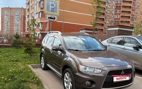 Mitsubishi Outlander III рестайлинг 3, 2010 год, 1 750 000 рублей, 3 фотография