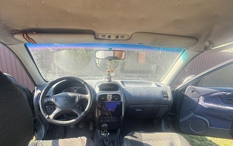 Mitsubishi Carisma I, 2000 год, 240 000 рублей, 12 фотография