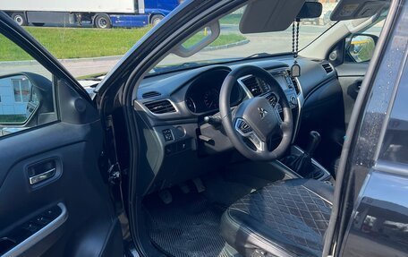 Mitsubishi L200 IV рестайлинг, 2019 год, 2 400 000 рублей, 8 фотография