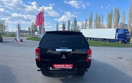 Mitsubishi L200 IV рестайлинг, 2019 год, 2 400 000 рублей, 5 фотография
