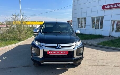 Mitsubishi L200 IV рестайлинг, 2019 год, 2 400 000 рублей, 2 фотография