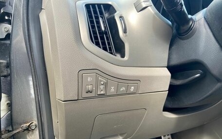 KIA Sportage III, 2010 год, 1 050 000 рублей, 18 фотография