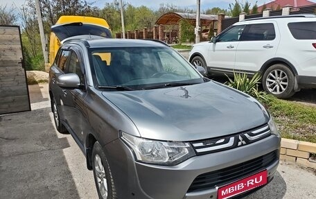 Mitsubishi Outlander III рестайлинг 3, 2012 год, 1 300 000 рублей, 1 фотография