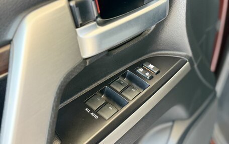 Toyota Land Cruiser 200, 2016 год, 6 800 000 рублей, 8 фотография
