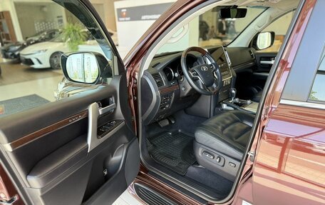 Toyota Land Cruiser 200, 2016 год, 6 800 000 рублей, 7 фотография