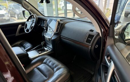 Toyota Land Cruiser 200, 2016 год, 6 800 000 рублей, 21 фотография