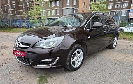 Opel Astra J, 2013 год, 699 000 рублей, 2 фотография