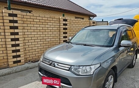 Mitsubishi Outlander III рестайлинг 3, 2012 год, 1 300 000 рублей, 2 фотография