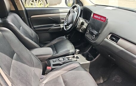 Mitsubishi Outlander III рестайлинг 3, 2012 год, 1 300 000 рублей, 5 фотография