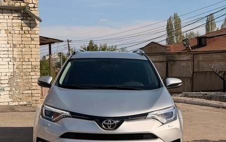 Toyota RAV4, 2018 год, 2 800 000 рублей, 1 фотография