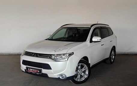 Mitsubishi Outlander III рестайлинг 3, 2013 год, 1 400 000 рублей, 1 фотография