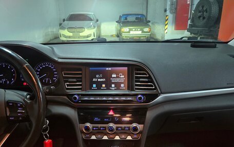 Hyundai Elantra VI рестайлинг, 2019 год, 1 500 000 рублей, 7 фотография