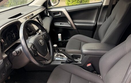 Toyota RAV4, 2018 год, 2 800 000 рублей, 6 фотография