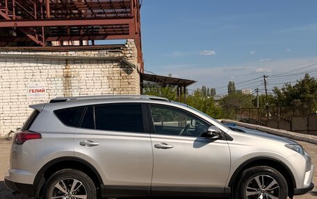 Toyota RAV4, 2018 год, 2 800 000 рублей, 2 фотография