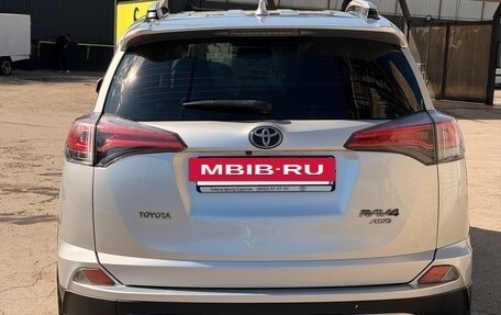 Toyota RAV4, 2018 год, 2 800 000 рублей, 4 фотография