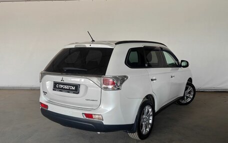 Mitsubishi Outlander III рестайлинг 3, 2013 год, 1 400 000 рублей, 5 фотография