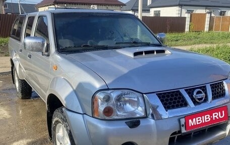 Nissan NP300, 2012 год, 1 000 000 рублей, 1 фотография