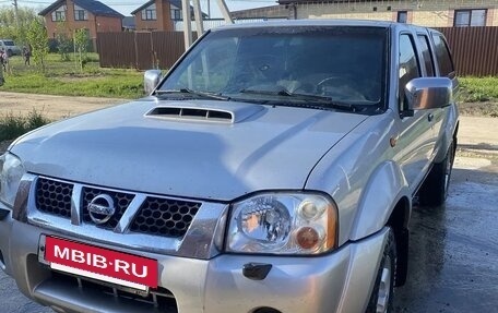 Nissan NP300, 2012 год, 1 000 000 рублей, 3 фотография
