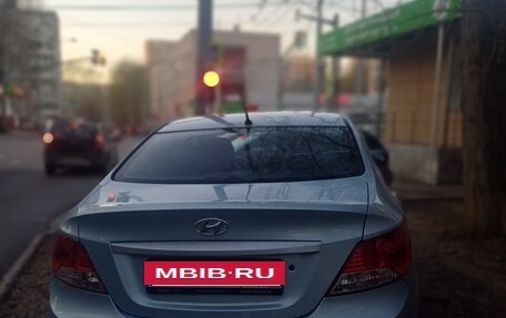 Hyundai Solaris II рестайлинг, 2013 год, 800 000 рублей, 5 фотография