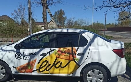 Renault Logan II, 2015 год, 850 000 рублей, 4 фотография