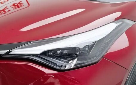 Toyota C-HR I рестайлинг, 2023 год, 2 050 000 рублей, 5 фотография
