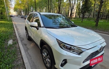Toyota RAV4, 2022 год, 3 600 000 рублей, 5 фотография
