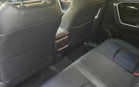 Toyota RAV4, 2022 год, 3 600 000 рублей, 6 фотография