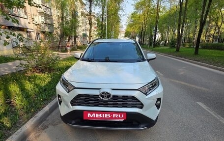 Toyota RAV4, 2022 год, 3 600 000 рублей, 4 фотография