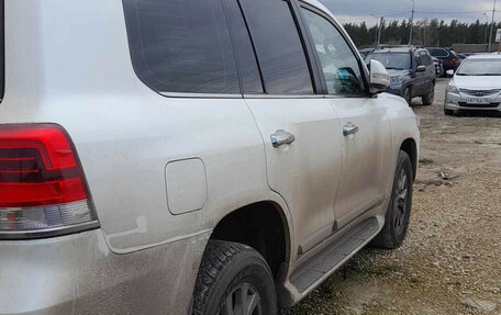 Toyota Land Cruiser 200, 2019 год, 8 650 000 рублей, 6 фотография
