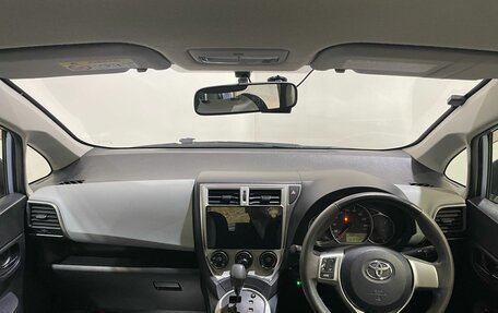 Toyota Ractis II, 2013 год, 800 000 рублей, 23 фотография