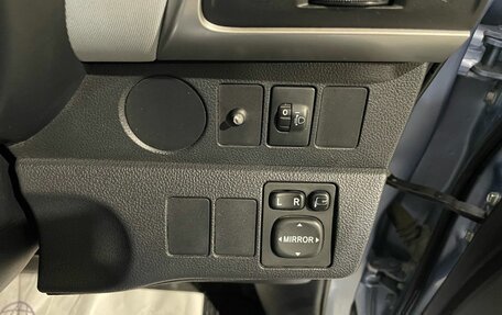 Toyota Ractis II, 2013 год, 800 000 рублей, 32 фотография