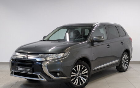 Mitsubishi Outlander III рестайлинг 3, 2020 год, 2 300 000 рублей, 1 фотография