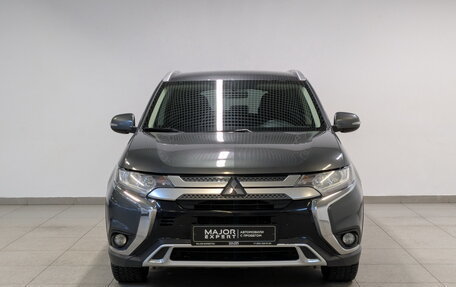 Mitsubishi Outlander III рестайлинг 3, 2020 год, 2 300 000 рублей, 2 фотография