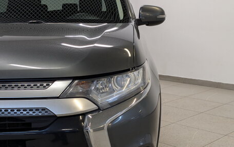 Mitsubishi Outlander III рестайлинг 3, 2020 год, 2 300 000 рублей, 17 фотография