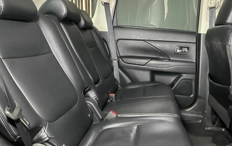 Mitsubishi Outlander III рестайлинг 3, 2017 год, 2 250 000 рублей, 9 фотография