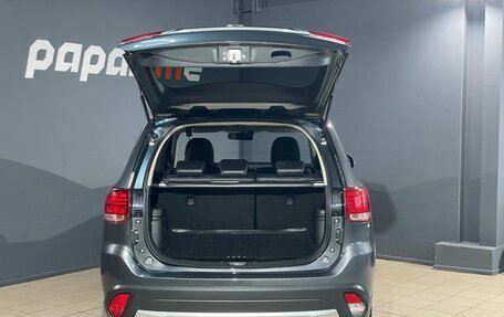 Mitsubishi Outlander III рестайлинг 3, 2017 год, 2 250 000 рублей, 5 фотография