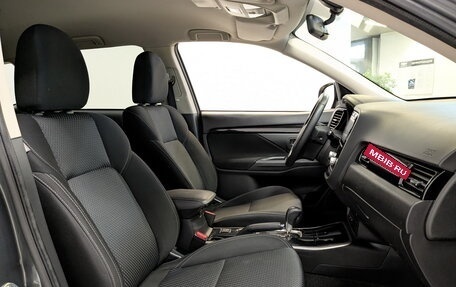 Mitsubishi Outlander III рестайлинг 3, 2020 год, 2 300 000 рублей, 23 фотография