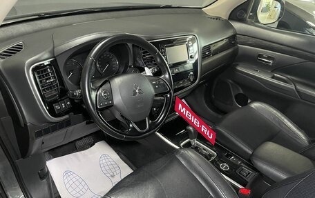Mitsubishi Outlander III рестайлинг 3, 2017 год, 2 250 000 рублей, 6 фотография
